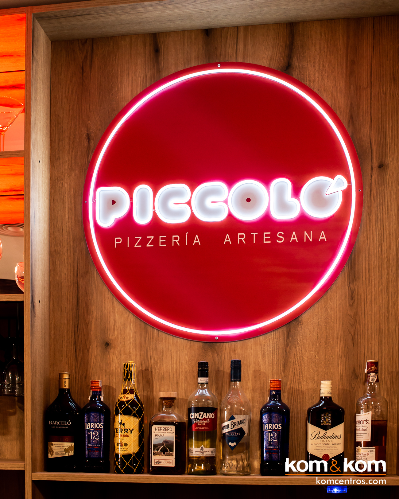 Barra y Botellero hecho a medida para Bar Restaurante Pizzería Yecla